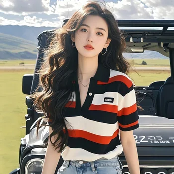 Abbigliamento da donna T-shirt polo chic a righe T-shirt estiva unica a maniche corte in seta fresca Pullover da donna Colletto rovesciato Top con bottoni 1