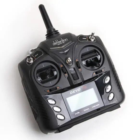 Vue arrière de l'émetteur Walkera Devo 7E montrant les poignées et antenne 2.4GHz
