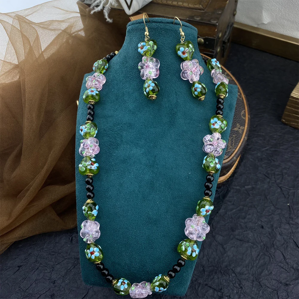 Fashion Temperament Vintage Green Pink Flower Glass Necklaces for women's girl gift Sweater chain party Jewelry accessories