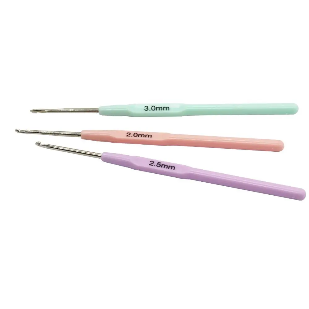 Set of 3 Crochet Hooks with Comfortable Plastic Handles for DIY Yarn Crafts