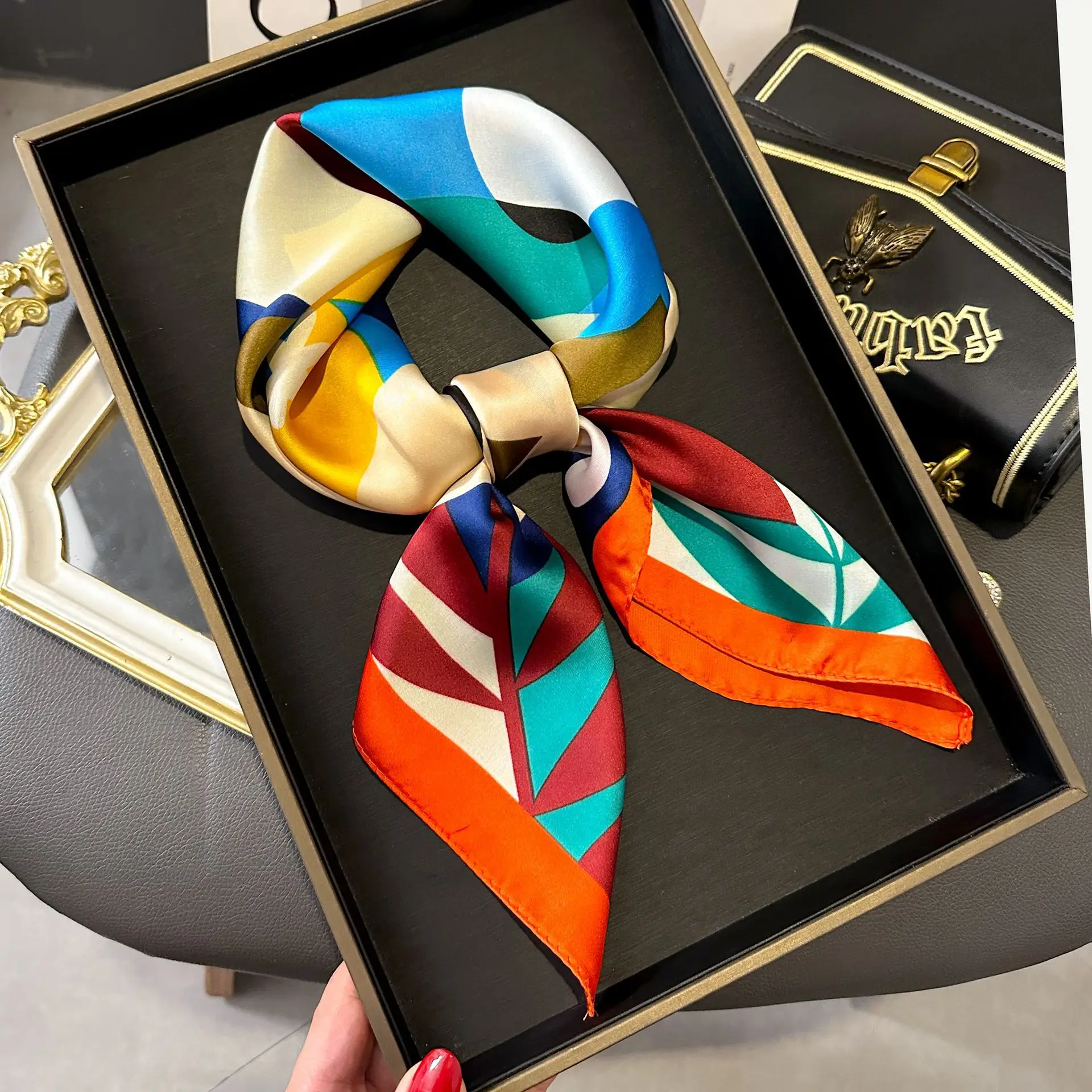 

Luxury Print Spring Neck Tie Shawl 2024 Silk Square Scarf Women Wraps Female 70cm Hair Hand Wrist Headkercheif Hijab Bandana