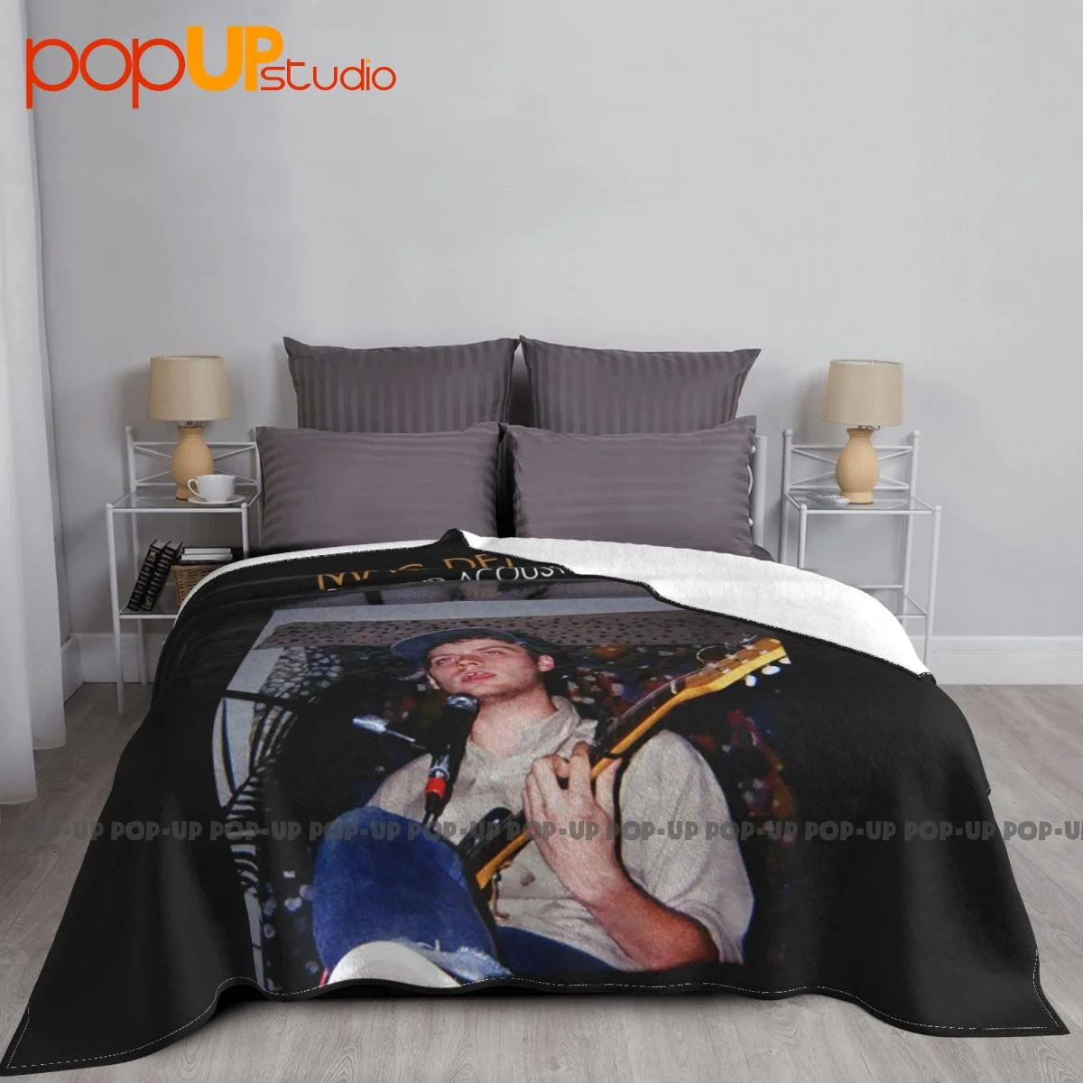 �� Demarco ��Ƽ�� ���, ĳ�־� �ö���, ���� ħ��, ������ ��Ʈ ������