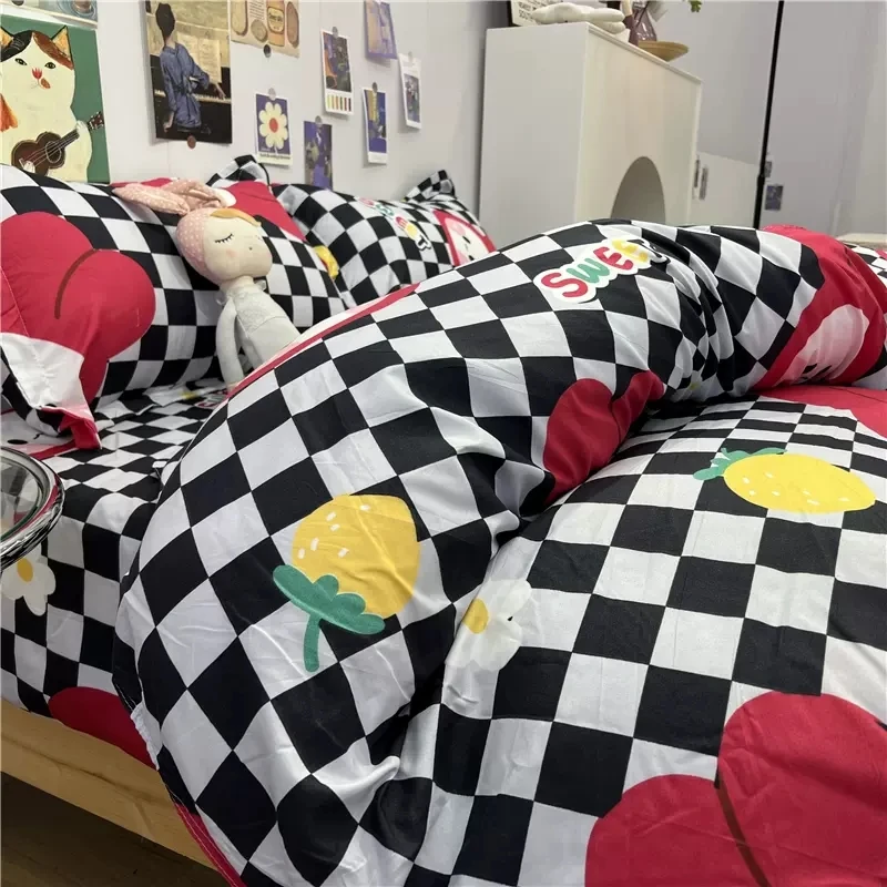 

Ins Checkerboard Bedding Set Strawberry Pattern Soft Queen King Size Flat Bed Sheet Quilt Cover Pillowcase Duvet Cover