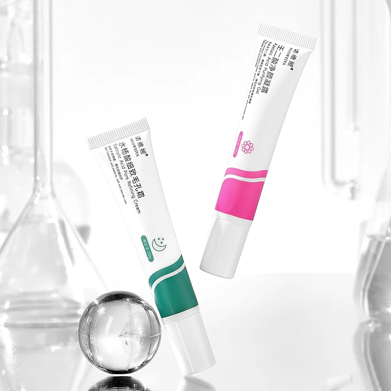 تحتوي كريم الجل المرطب على حمض الجلسرين والسيليسيل...