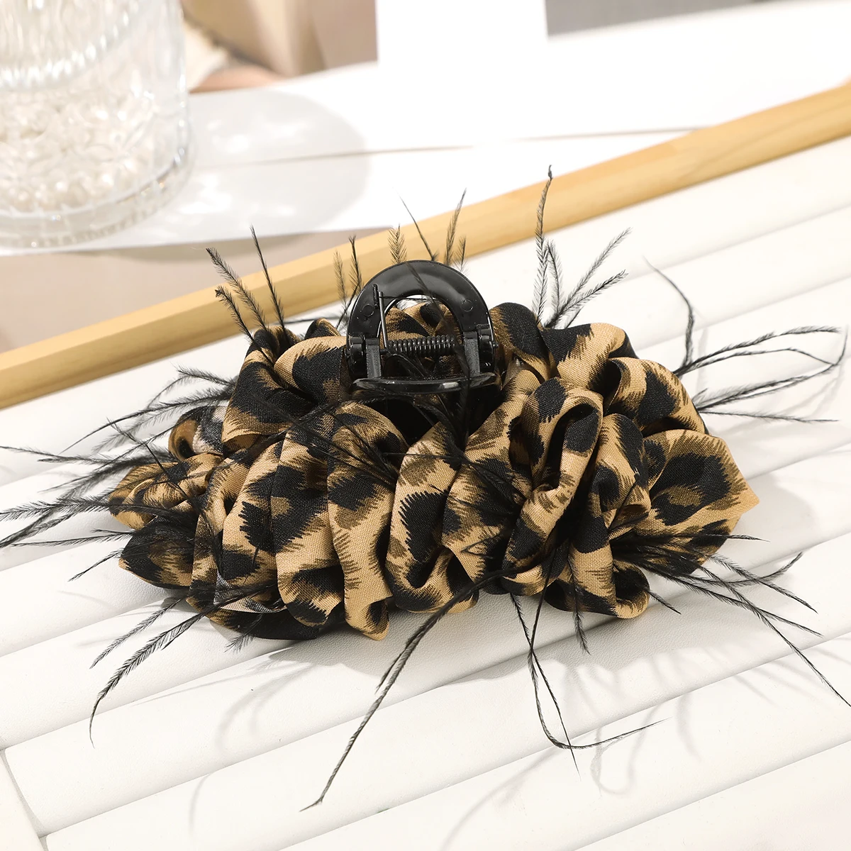 15CM Large Pleated Leopard Print Hair Claw Clip Hair Crabs Women Temperament Hairpin Barrette Party Ponytail Hair Claw Korean