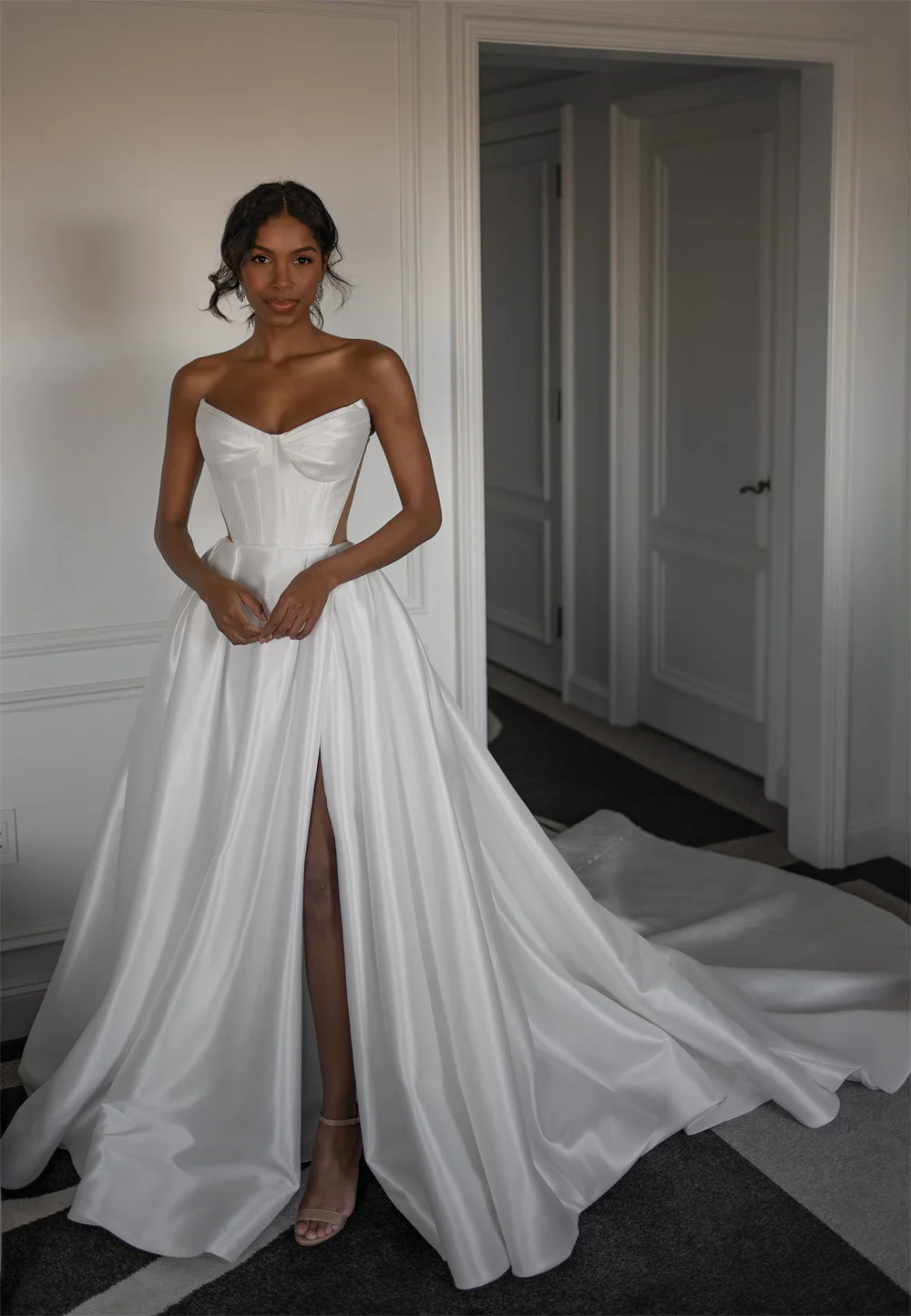 FIDDY898 Strapless Sleeveless Wedding Dresses High Quality Satin Fabric with Buttons Sweetheart Leg Split Bridal Dress C137 5