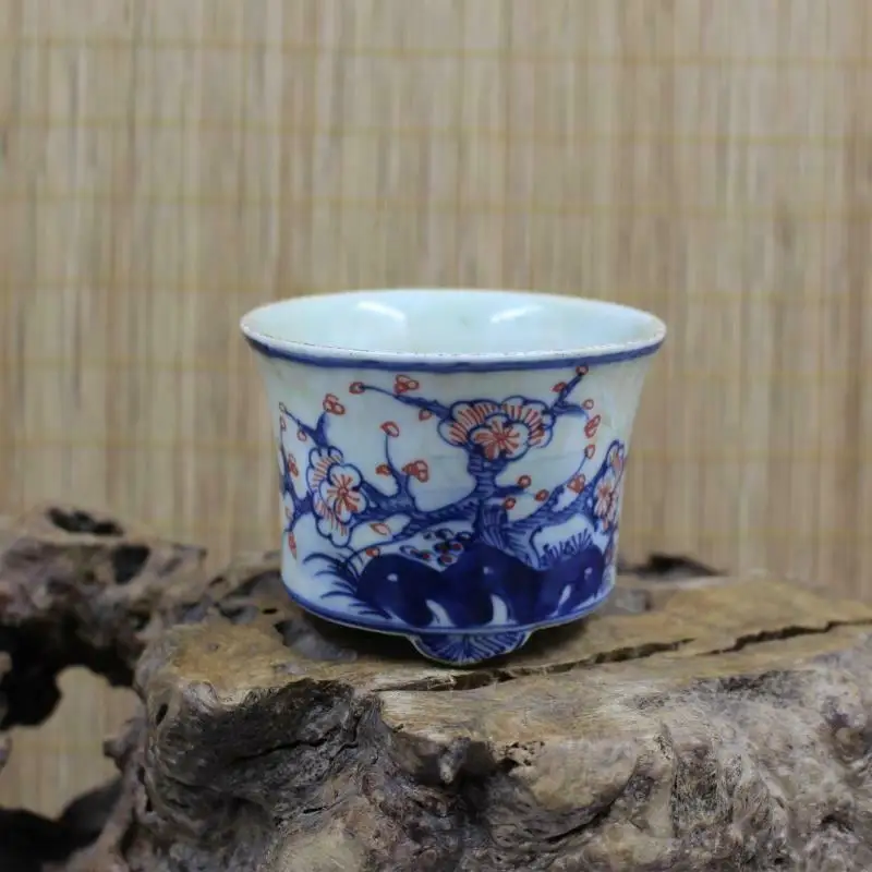 

Китайский цветочный горшок Qing Jiaqing из сине-белого фарфора с красными цветами 3,62 дюйма