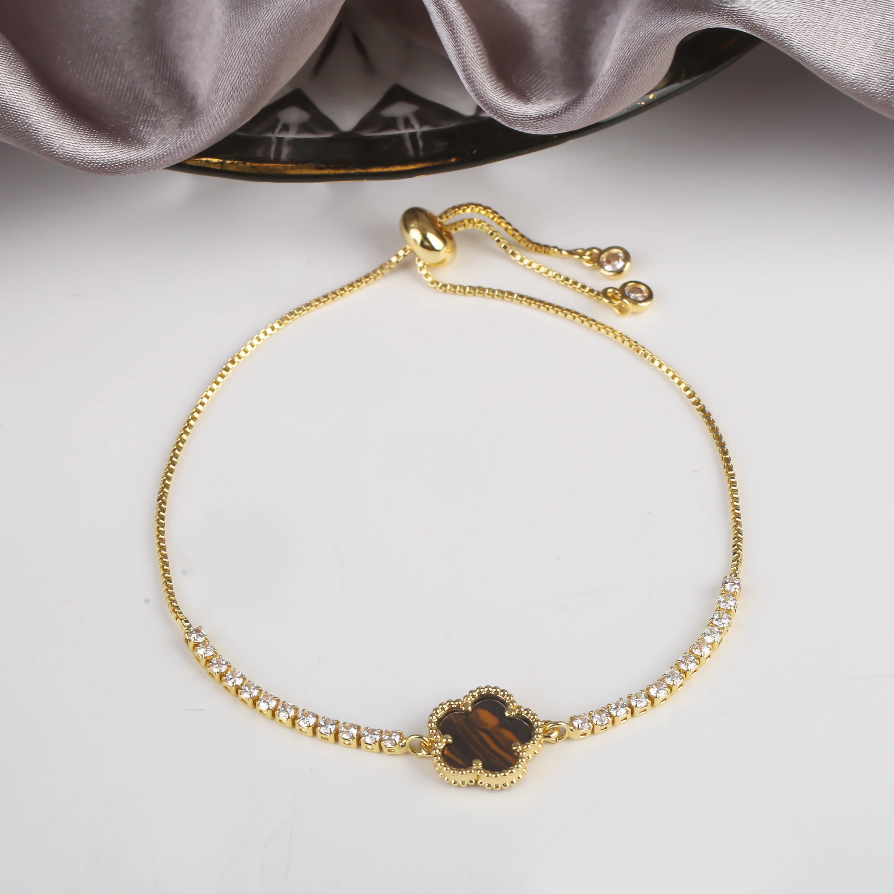 slight scent bracelet - メルカリ