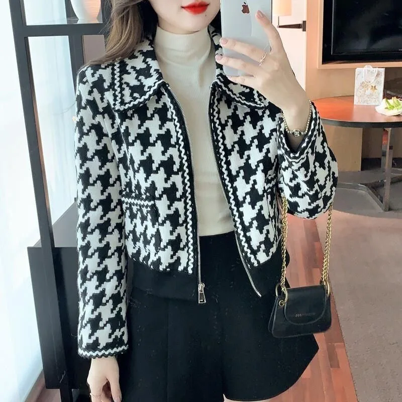 

New Spring and Autumn Fashion High End Sense Small Fragrant Checker Short Style Small Man Versatile Western Style Women's Coat