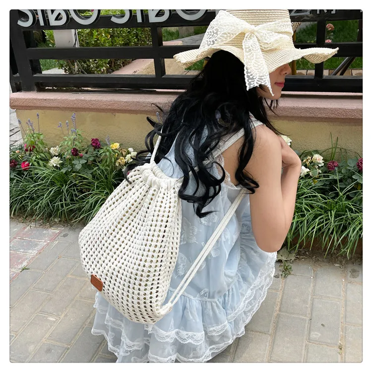 Trendige gewebte Tasche mit Kordelzug, großes Fassungsvermögen, hohles Design, praktischer Rucksack für Pendeln und Einkaufen – Detail 17