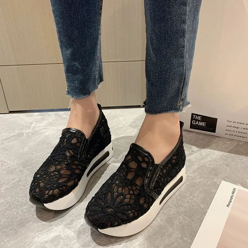 Classic Black Embroider Sneakers for Women - Uniqwear