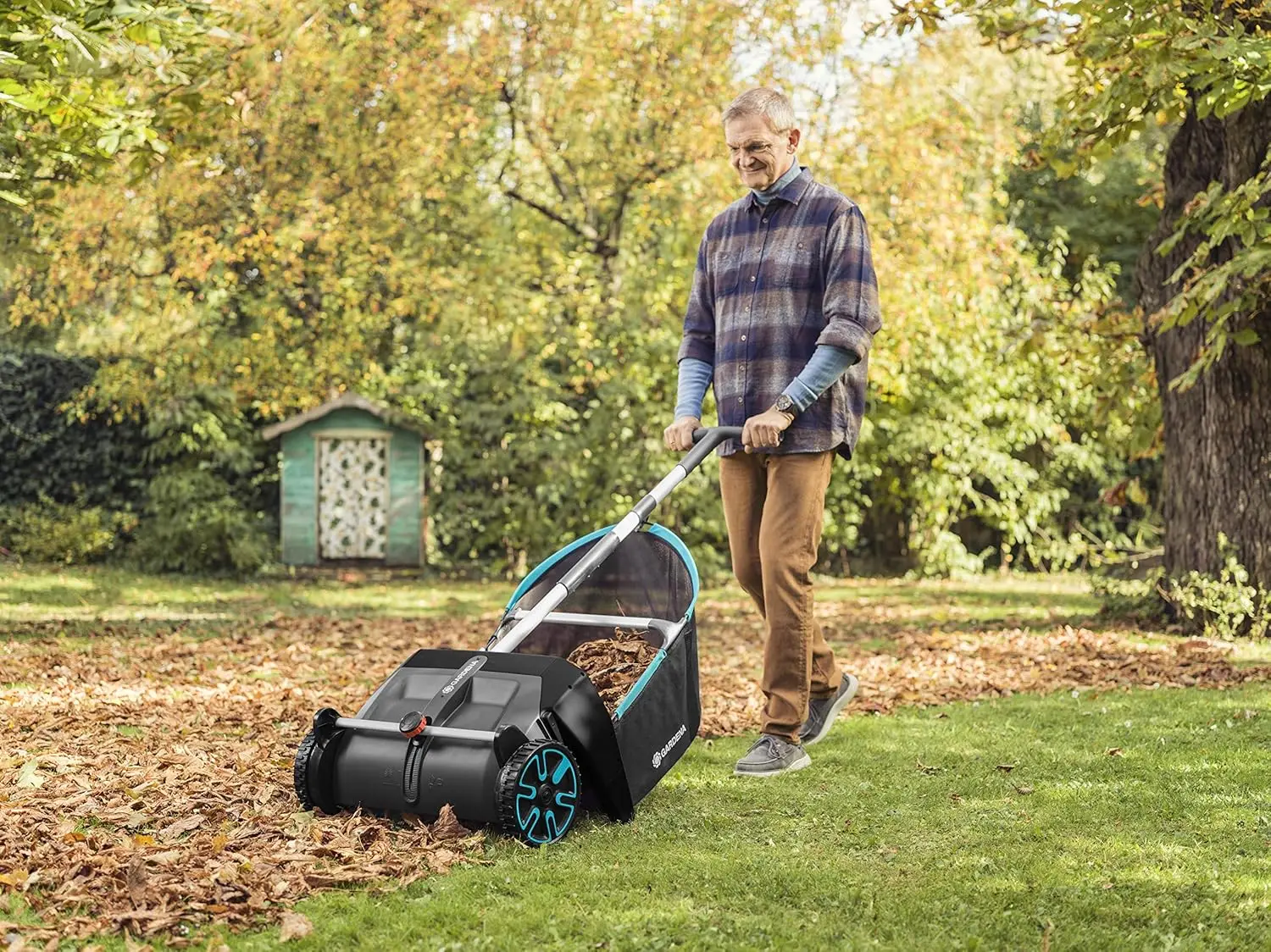 Lawn and Leaf Collector Durable and Easy to Manuever Push Lawn and Leaf Sweeper with Large Capacity 3.2 cu ft Mesh Collection