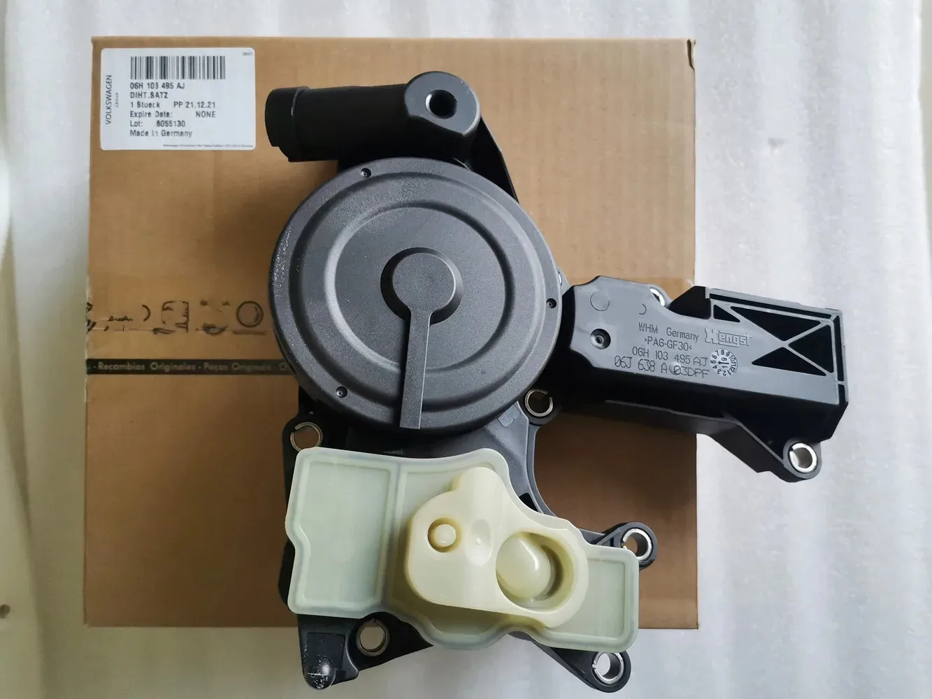 

GENUINE New 06H103495AJ 06H103495AD OEM Oil Separator Valve for Audi A3 A4 A5 A6 Q5 TT VW CC Passat Tiguan Jetta 06H 103 495 AJ