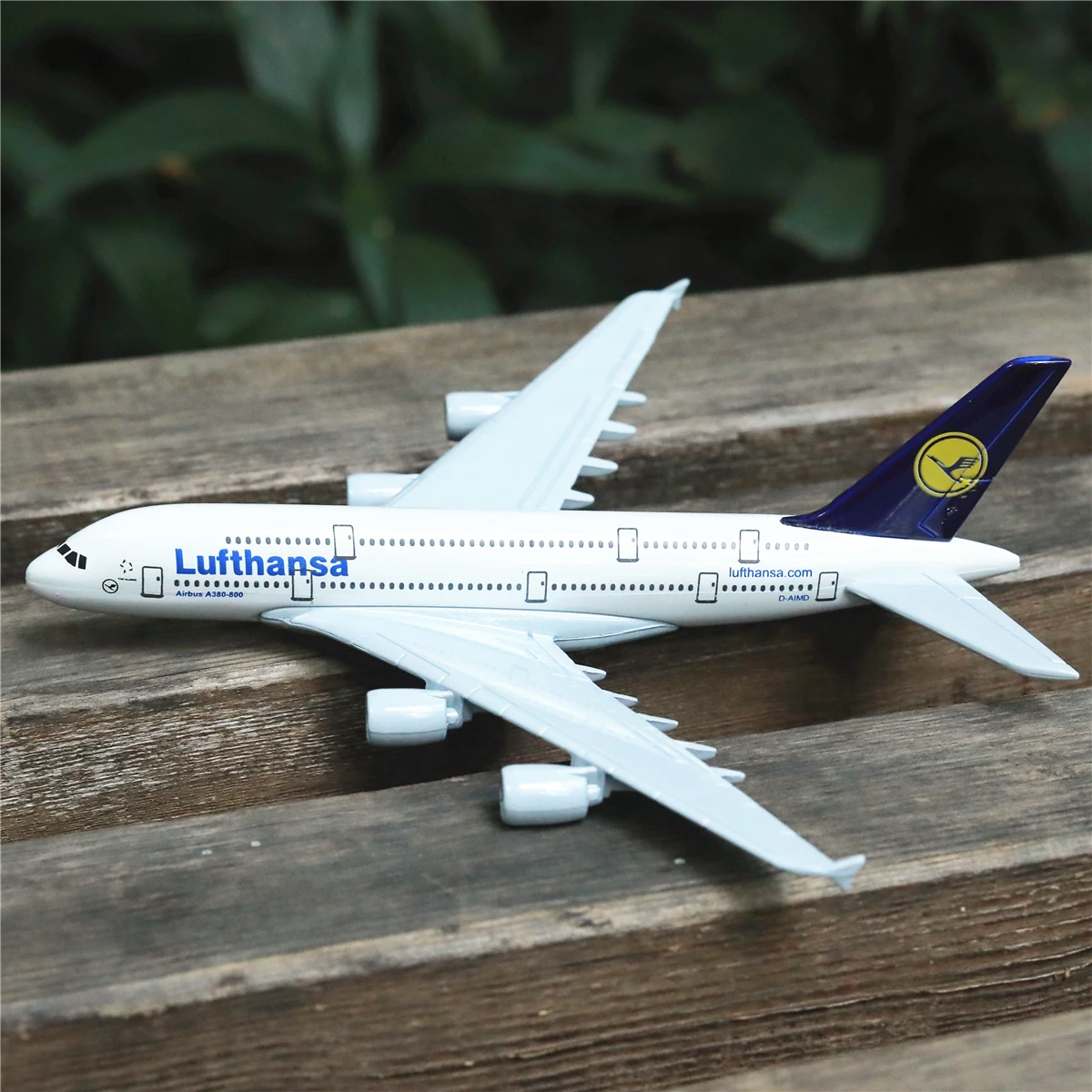 

Scale 1:400 Metal Aircraft Replica 15cm Germany Lufthansa Airlines Airbus Airplane Model Aviation Collectible Diecast Miniature