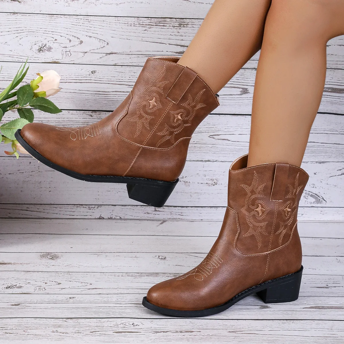 

Women Western Boots 2024 Autumn Winter Fashion Chunky Heeled Cowboy Boots Vintage Style Country Western Cowgirl Brown Black