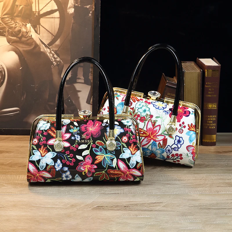 Diamond Studded Women's Handbag 2023 Designer's New Women's Bag With Ethnic Style