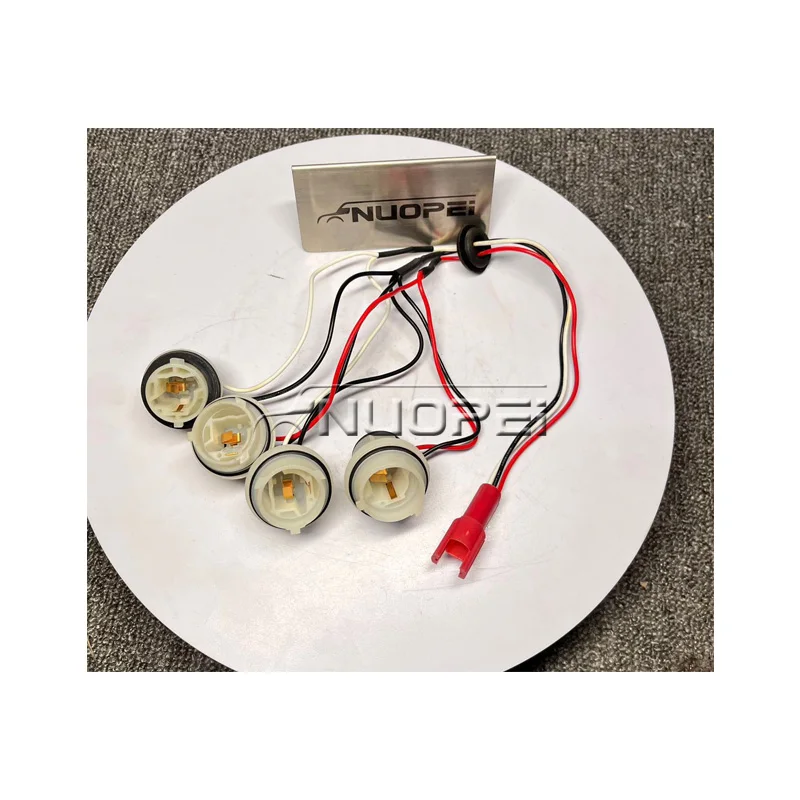 Lamp connector plug Scani Truck Head Lamp Bulb Holder Wires 1732515 1467007 1385411 Lamp Socket