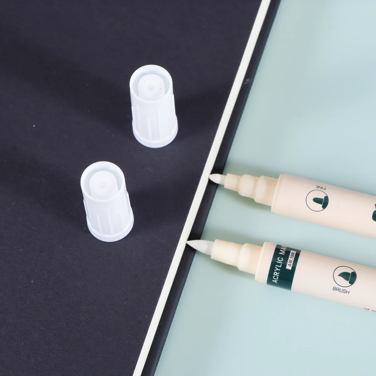 12pcs White Art Brush Acrylic White Paint Marker Pens, Medium Tip, Suitable For Rock Painting, Stone, Glass, Wood, Ceramics 4