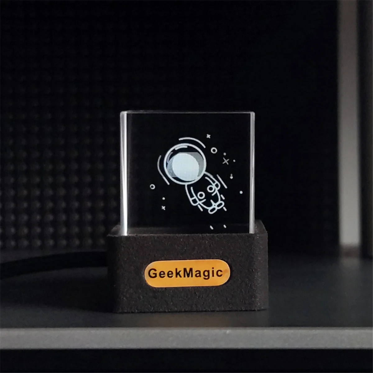 GeekMagic Crystal Cube Photo Display Holographic Desktop Smart Weather Station Digital Clock with GIF Animations Album F