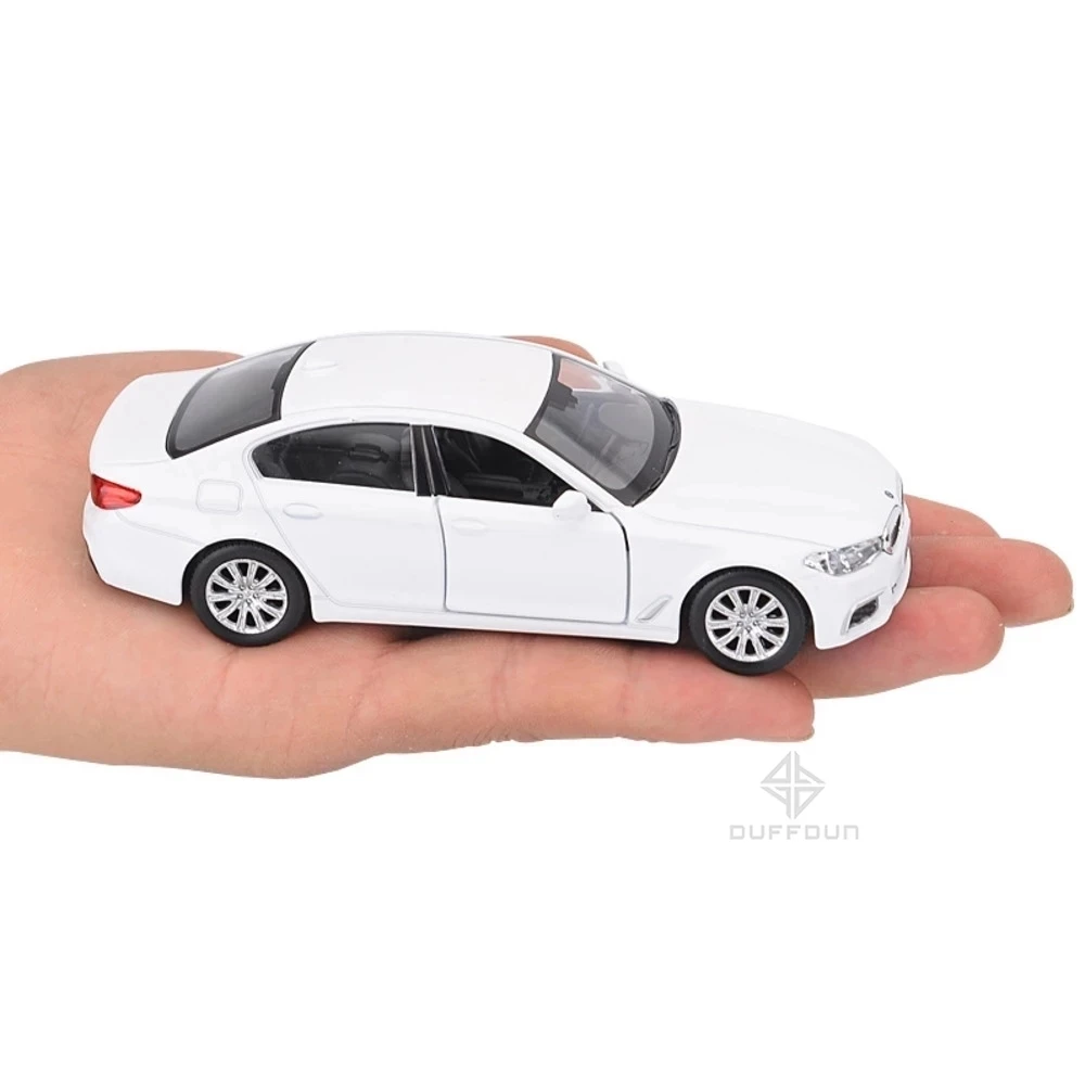 TOUFIE 1:36 Für BMW M5 Skala Diecast Legierung Metall Sportwagen Modell  Sammlung Modell Zurückziehen Spielzeug Auto Automodell aus Legierung :  : Spielzeug