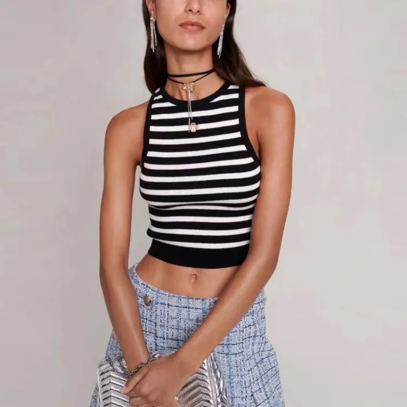 

Black and White Striped Knitted Undershirt 2023 Summer New Striped Knitted Undershirt Female Short Section Slim Sleeveless Top