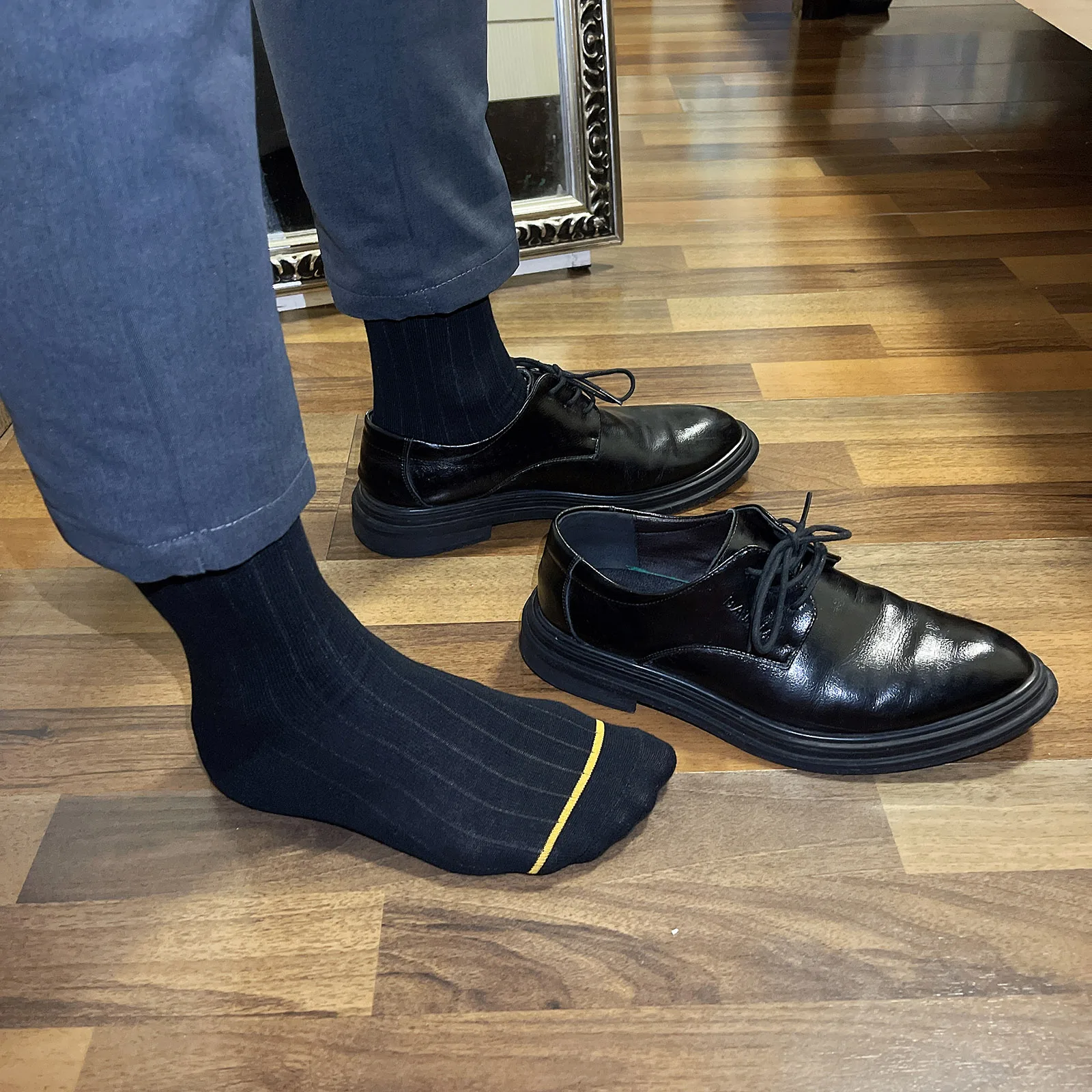 Männer Baumwolle Rohr Socken Vier Jahreszeiten Freizeit Sexy Atmungsaktive Deodorant Mitte Rohr Weiche Socken Business Gentleman Formale Socke – Detail 6