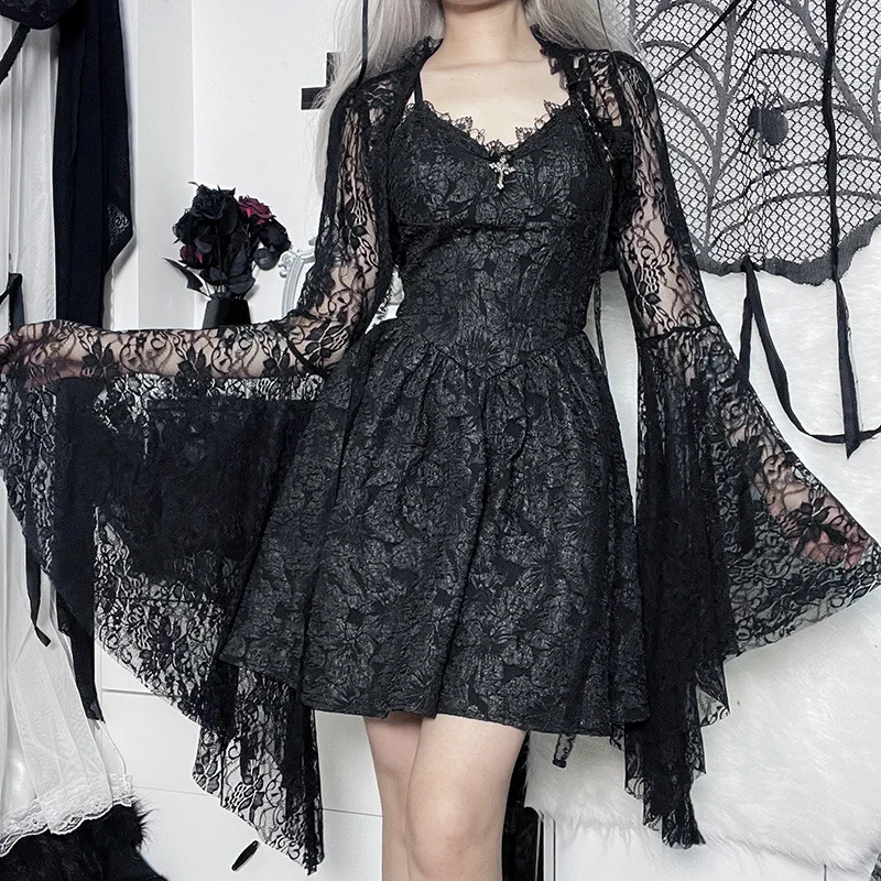 Vintage Gothic Clothes Black Lace T-shirt Women Streetwear Flare Sleeve See Through Sexy Crop Top Elegant Aesthetic Cropped Tops