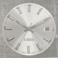 Hands dial 4