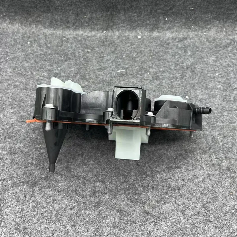 Car Oil and Gas Oil Water Separator for Seat Ateca Skoda Kodiaq Touran Scirocco AU-DI A8 A5 06K103495 06K 103 495 AA