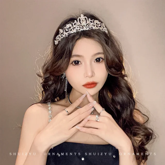 중요한 날을 빛나게 하는 완벽한 헤어웨어
