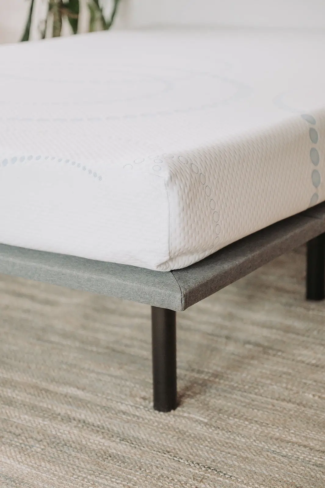 Omne Sleep 8" Memory Foam Mattress Full in White/Light Blue 5