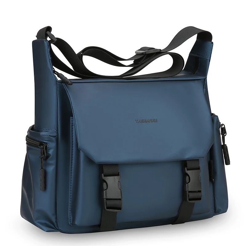 Men's crossbody bag - large capacity, with adjustable shoulder straps, zipper closure, sturdy structure, classic style