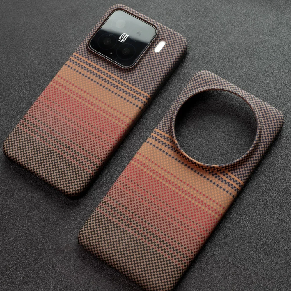 Sleek Carbon Fiber Magnetic Wireless Charging Case - Ultra-Thin & Shockproof