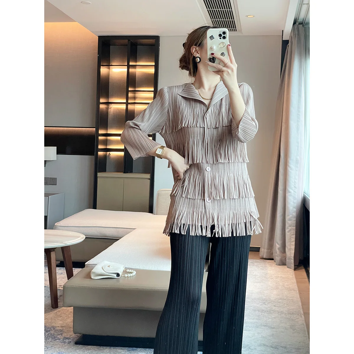 

Pleated autumn new solid color casual fringe top temperament coat