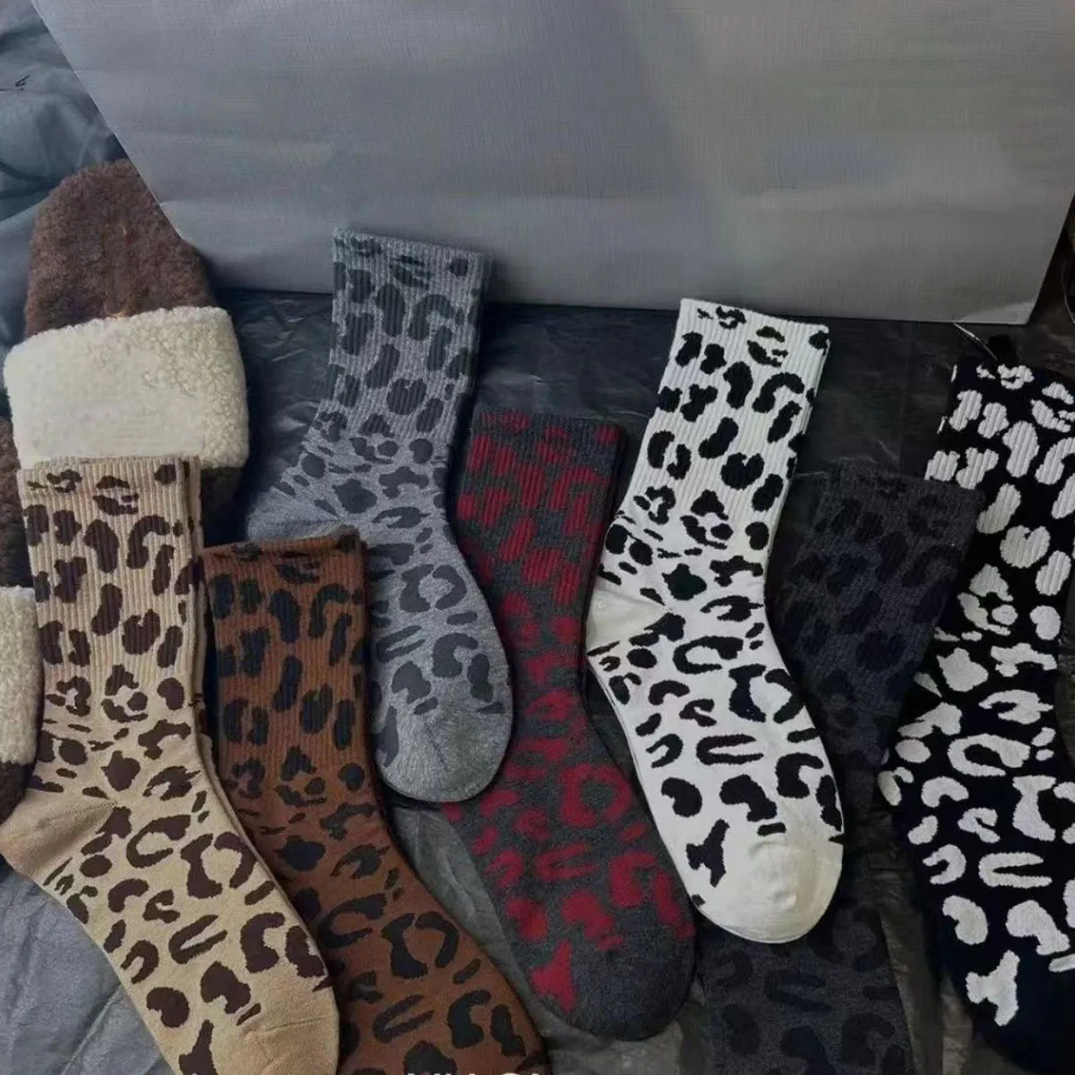 4 Paia Calzini Lunghi Donna – Morbidi E Caldi In Poliestere-Cotone, Colori: Nero, Marrone, Kaki, Grigio Chiaro