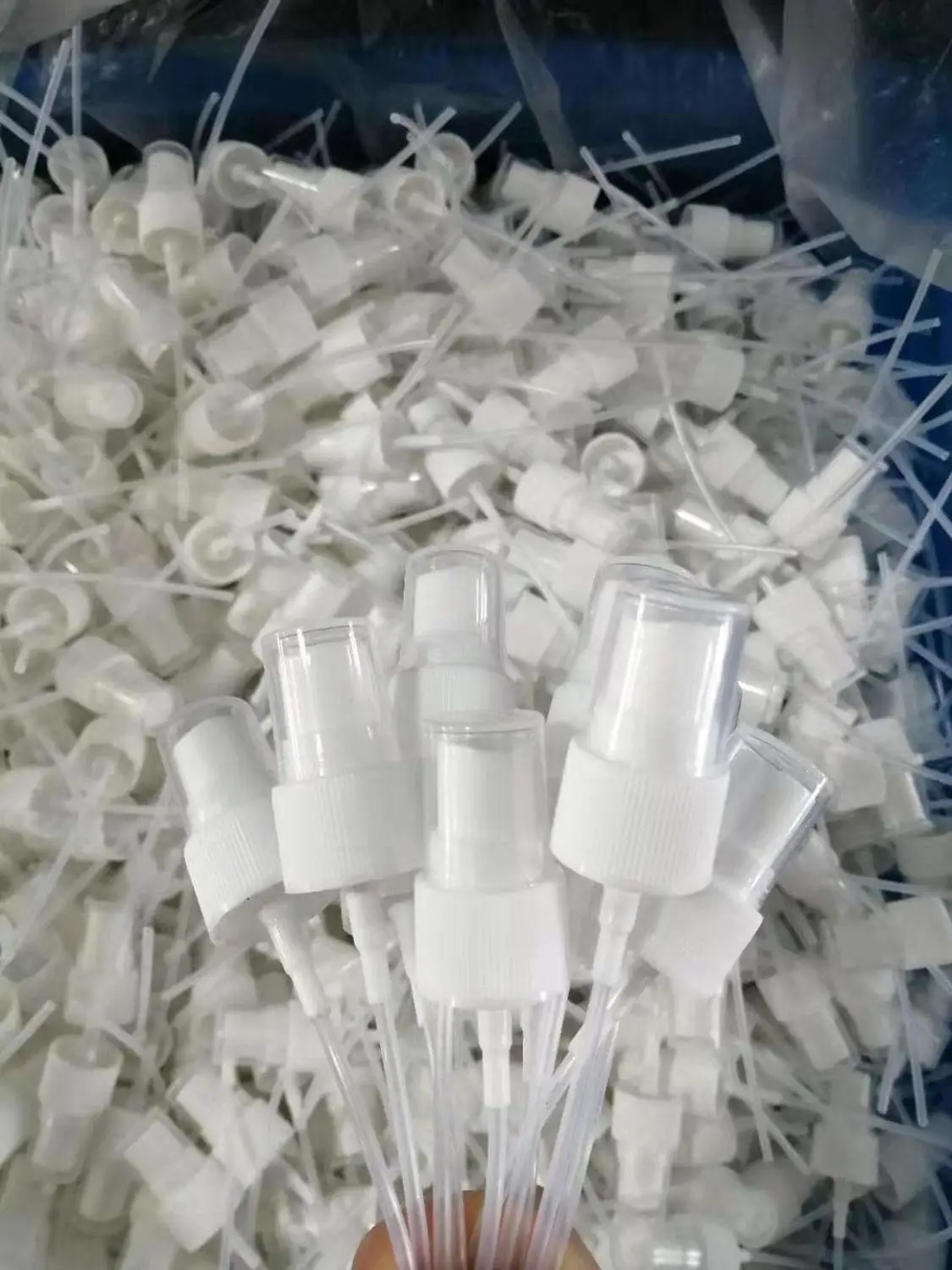 200pieces 18/410 20/410 24/410 28/410Plastic Refillable Bottles Spray Nozzle Black White Transparent Color Atomizer Spray Head