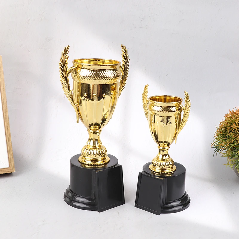 Plastic Trophy Toys 1Pcs Reward Carnival Competition Party Prize Favors Mini Plastic Award Trophy Children Winner Gold Trophies Toys Kids