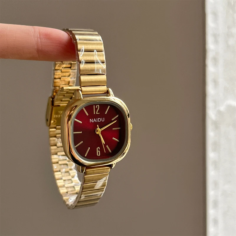 Luxury Women's Quartz Watch with Adjustable Stainless Steel Strap