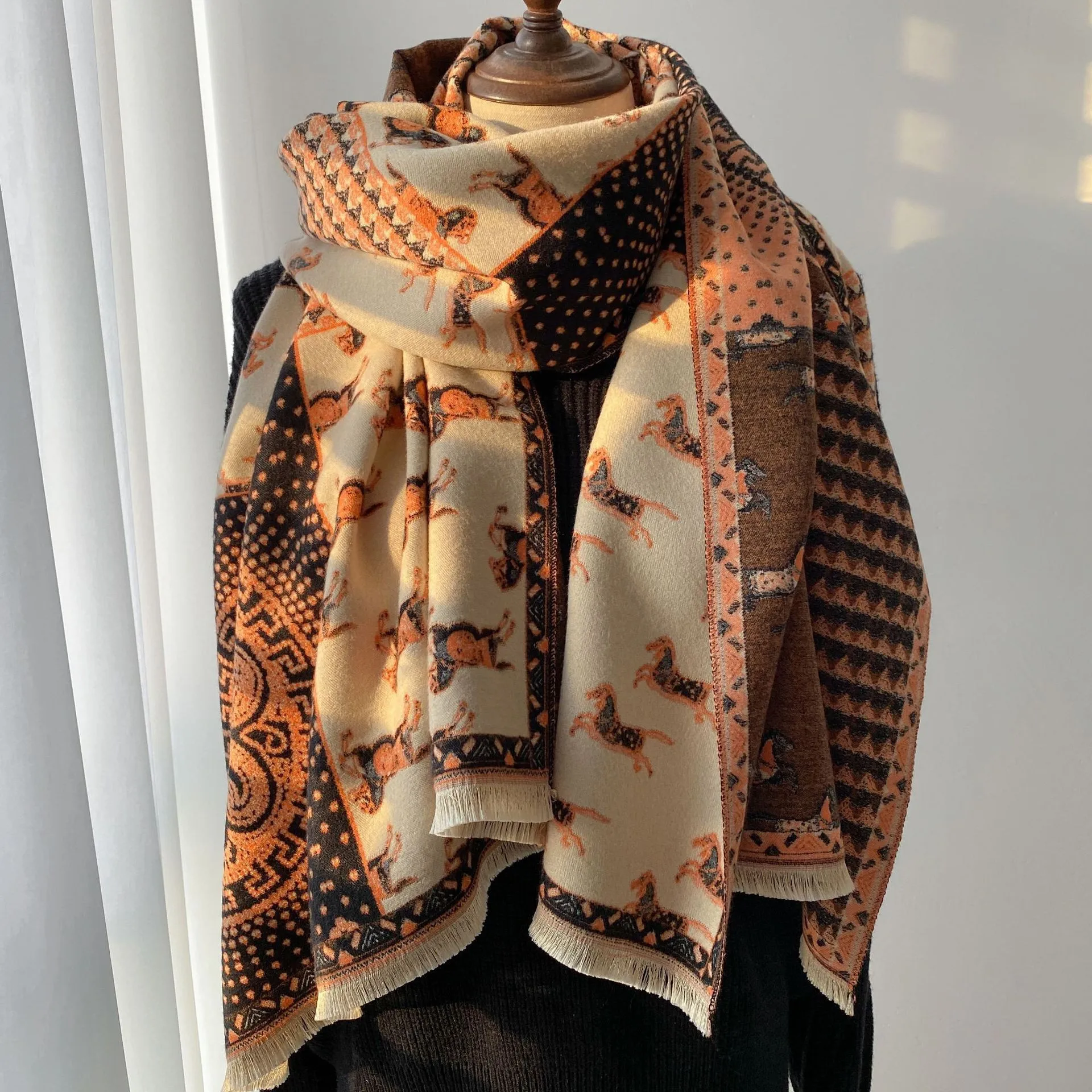 

2022 NEW Retro Carriage Winter Warm Scarf Shawls Female Air-Conditioned Room Imitation Cashmere Large Shawl Thickened Scarves