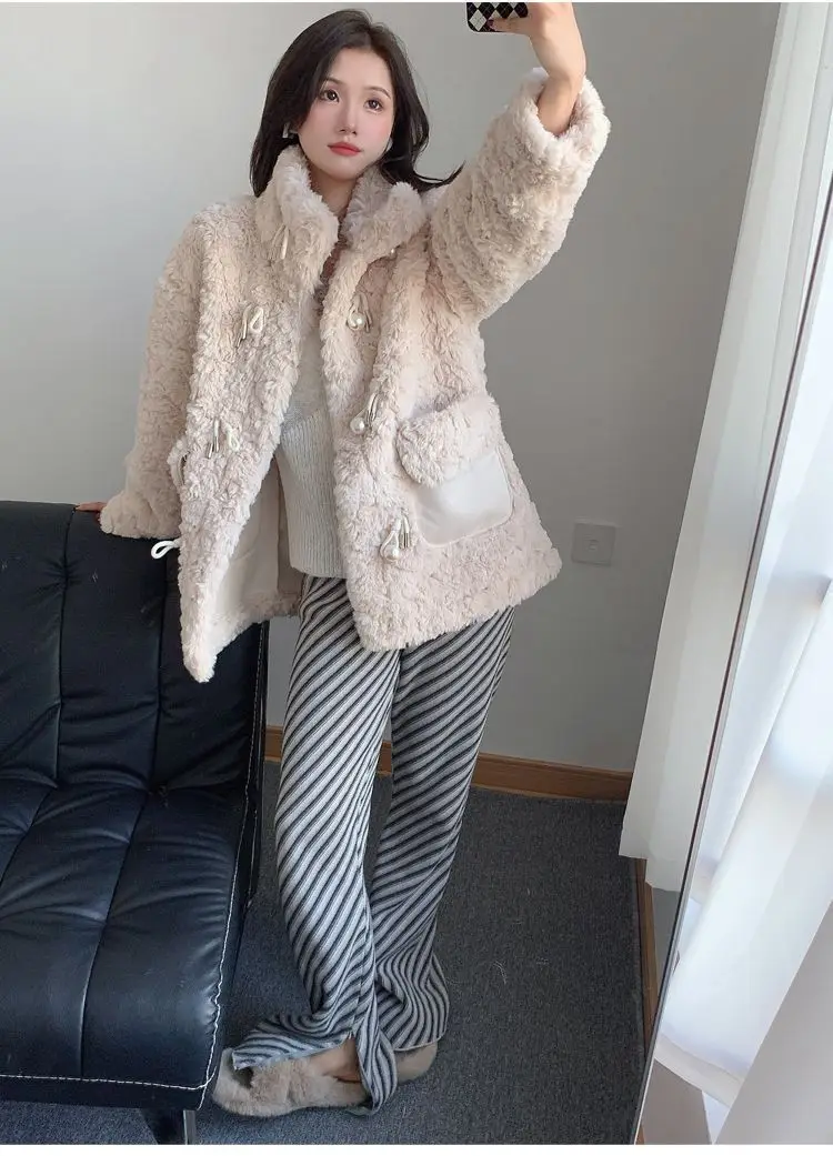 Eleganter aprikosenweißer dicker Kunstpelzmantel für Damen, lässige, mit Faux dicke Lammfelljacke, Winterdame, schicke Langarm-Oberbekleidung – Detail 4