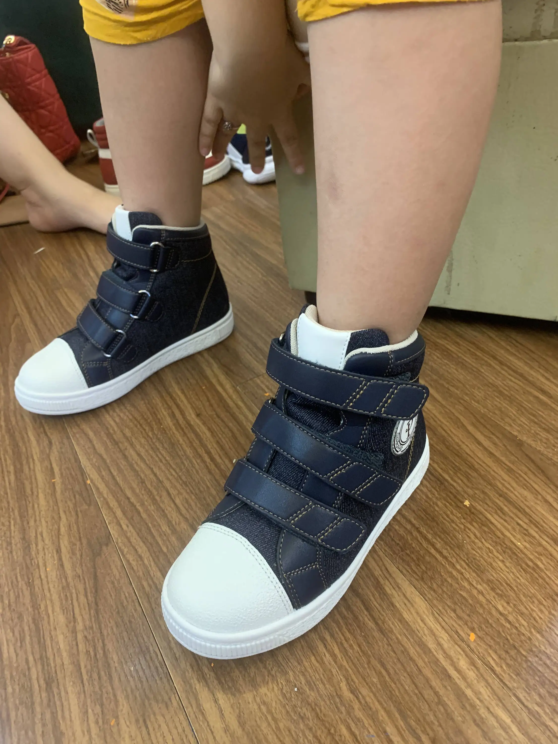 Sapatos ortopédicos infantis de outono, tênis esportivo infantil azul com palmilha corretiva colocar AFOs na ponta dos pés andando pés chatos suporte de arco para meninas meninos