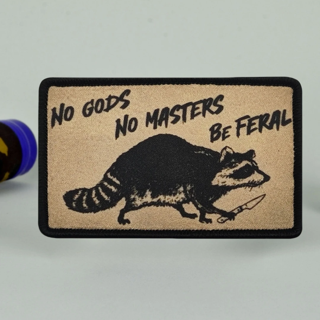 �NO GODS NO MASTERS“ Taktische Moral-Aufnäher für Kleidung, Waschbär mit Messer, bedruckt, mit Klettverschluss, Militär-Rucksack-Aufkleber