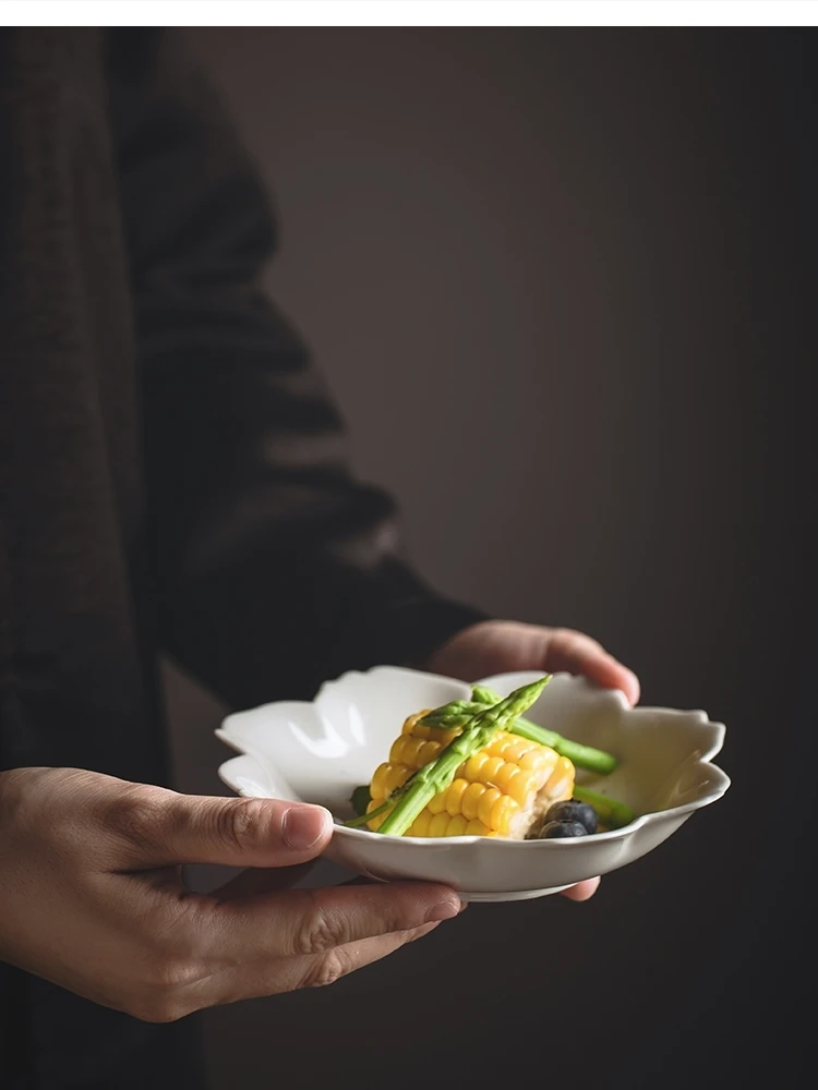 Japanese style solid color petal plate household ceramic light luxury dish hotel restaurant tableware