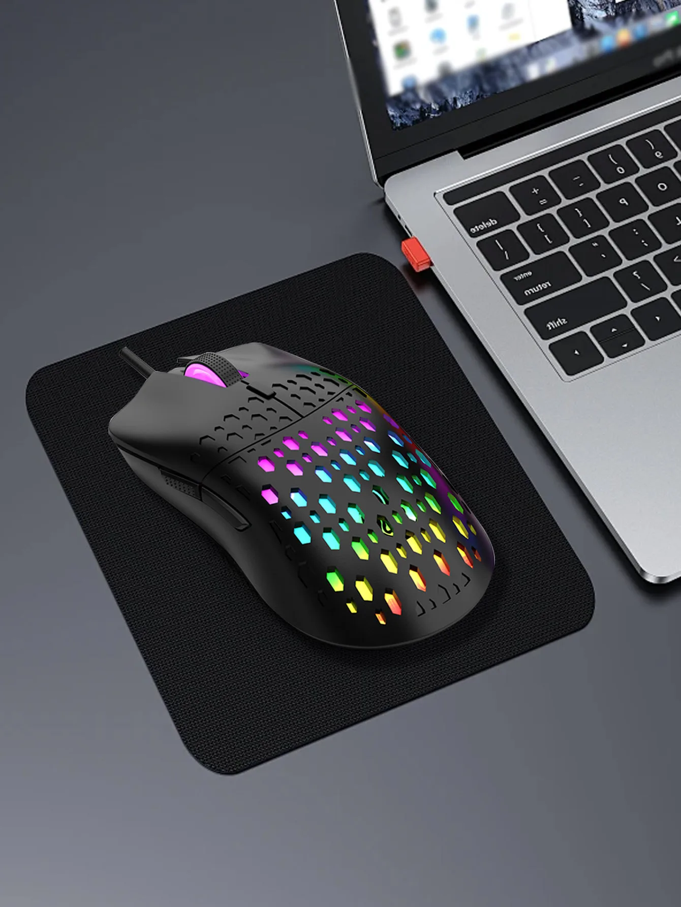 Mouse da gioco wireless, abbagliante effetto luce colorata, DPI variabile, mouse perforato a nido d'ape alla moda