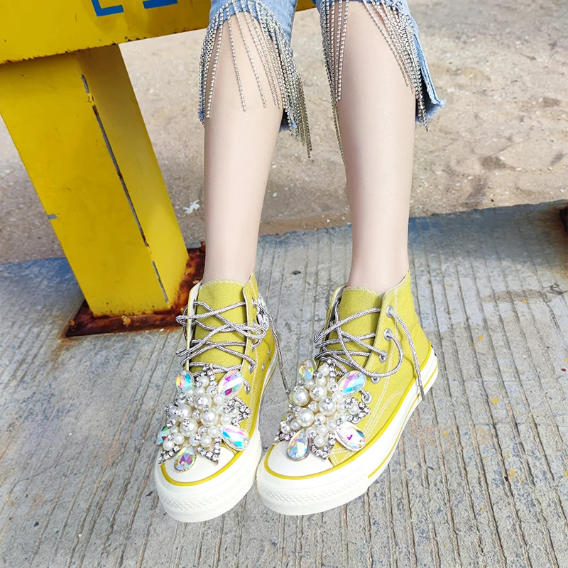 

Новинка 2023, дышащие холщовые туфли с высоким верхом, Женская Классическая универсальная тонкая спортивная повседневная обувь для доски, тканевые туфли со стразами