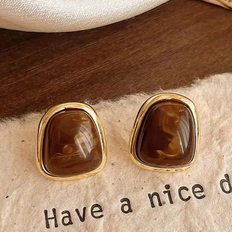 European Trend New High Design Luxury Amber Earrings For Women Fashion French Retro Style Jewelry Girl Gift Accessories 4