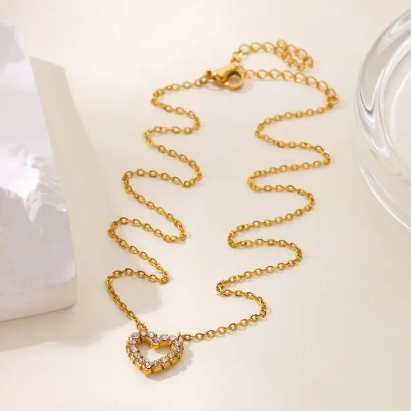 Women Luxury Necklaces 18K Gold Plated Stainless Steel Heart Shaped Necklace