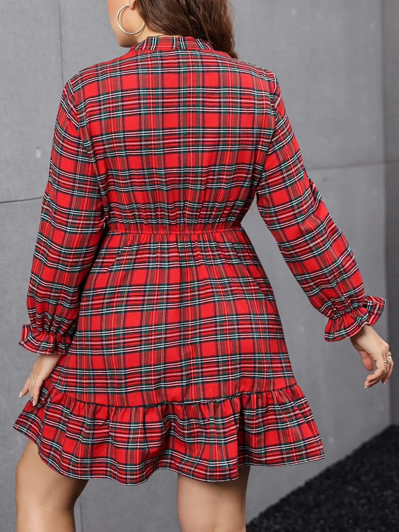 Рисунок 2 - Винтажное женское клетчатое платье