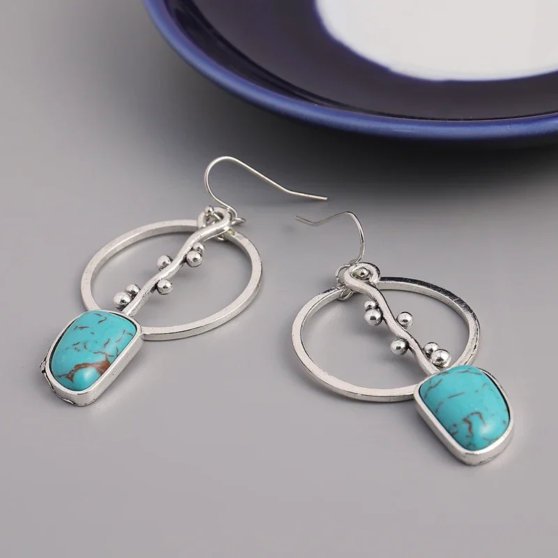 

Smooth Round Chunky Hoop Earrings for Women Girls Geometric Zinc Alloy Statement Earrings Vintage Jewelry Gift
