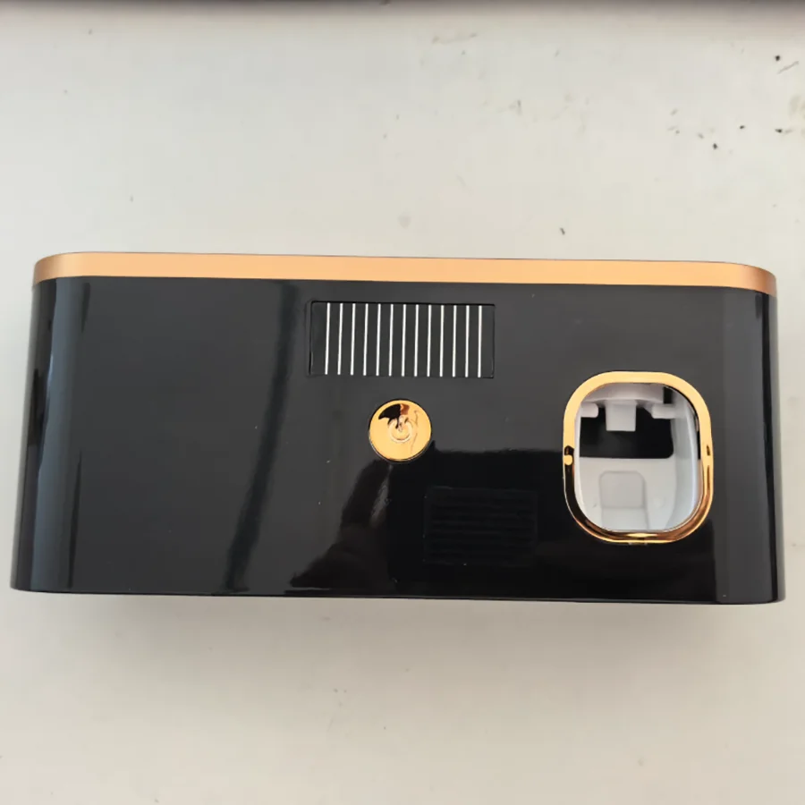 מחליק מברשת שיניים חכם מותקן על הקיר עם 5 חריצים, מפזר משולב למברשת שיניים, מדף אחסון ומארגן לחדר האמבטיה, בית